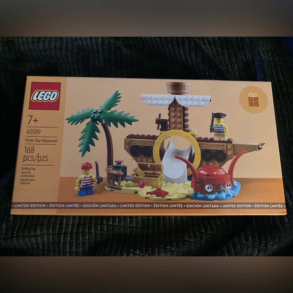 Lego Pirate Adventure limited edition gift with purchase set